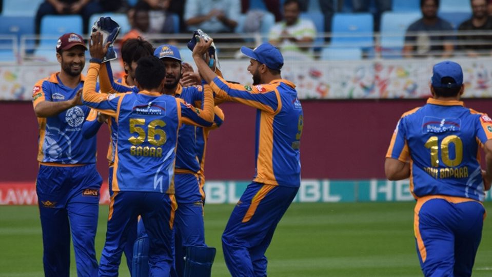 Karachi Kings beat Islamabad United by 6 wickets and qualify for the next stage