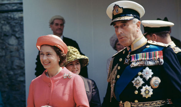  A Memorandum photo of Lord Mountbatten and Queen of Britain Elizabeth II
