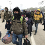 Refugees decide to return after a long wait on the Greek border
