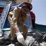 Fierce clashes in the cities of Yemen, killing 90 people.
